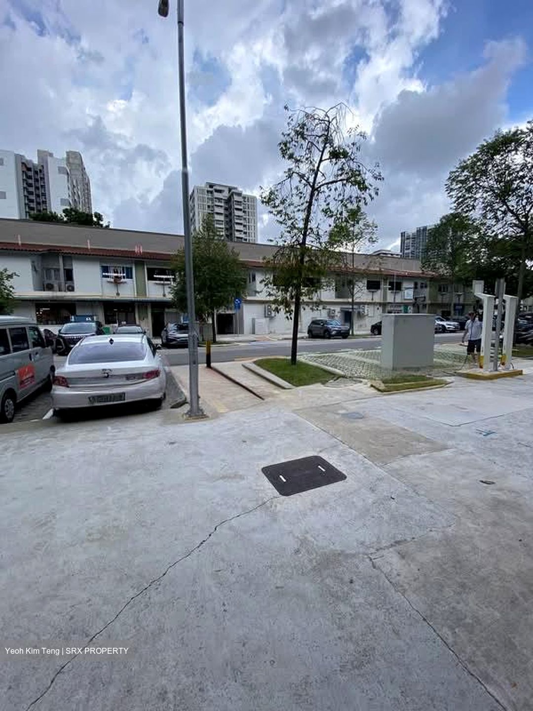 Ang Mo Kio Avenue 6 (D20), Shop House #568677381